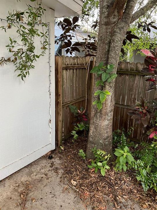 For Rent: $1,799 (2 beds, 1 baths, 755 Square Feet)