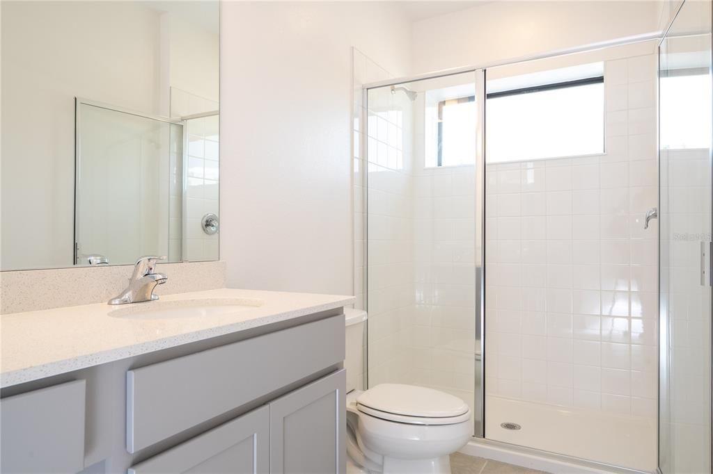 En Venta: $895,000 (5 camas, 5 baños, 1918 Pies cuadrados)