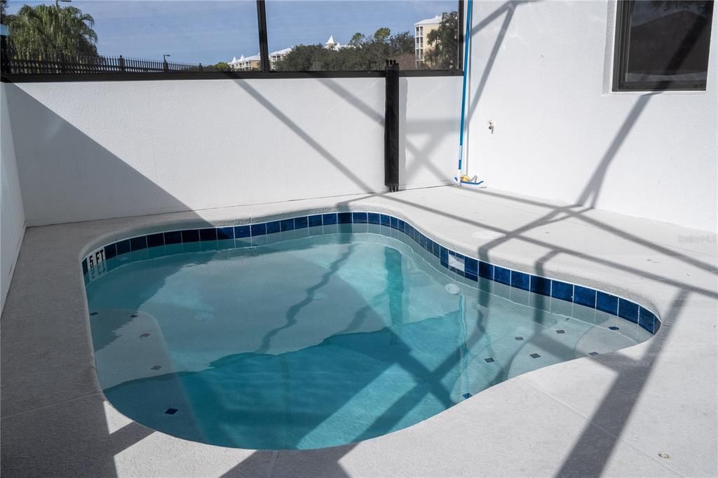 En Venta: $895,000 (5 camas, 5 baños, 1918 Pies cuadrados)