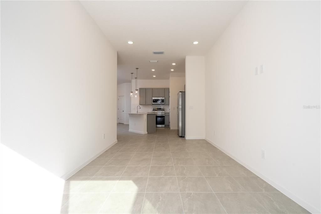 En Venta: $895,000 (5 camas, 5 baños, 1918 Pies cuadrados)