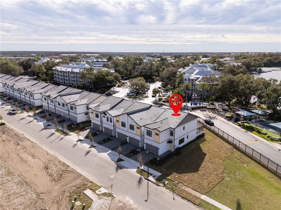 En Venta: $895,000 (5 camas, 5 baños, 1918 Pies cuadrados)