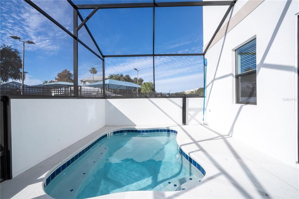 En Venta: $895,000 (5 camas, 5 baños, 1918 Pies cuadrados)