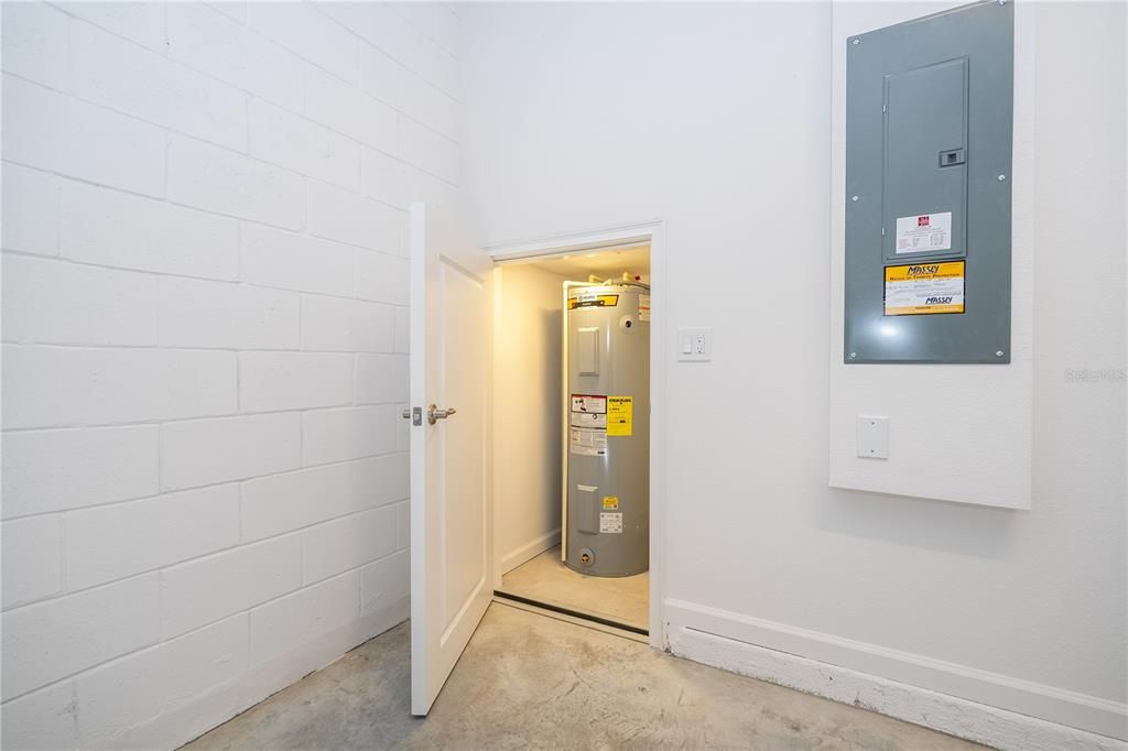 En Venta: $895,000 (5 camas, 5 baños, 1918 Pies cuadrados)