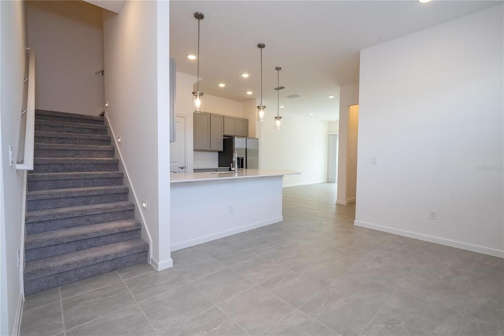 En Venta: $895,000 (5 camas, 5 baños, 1918 Pies cuadrados)