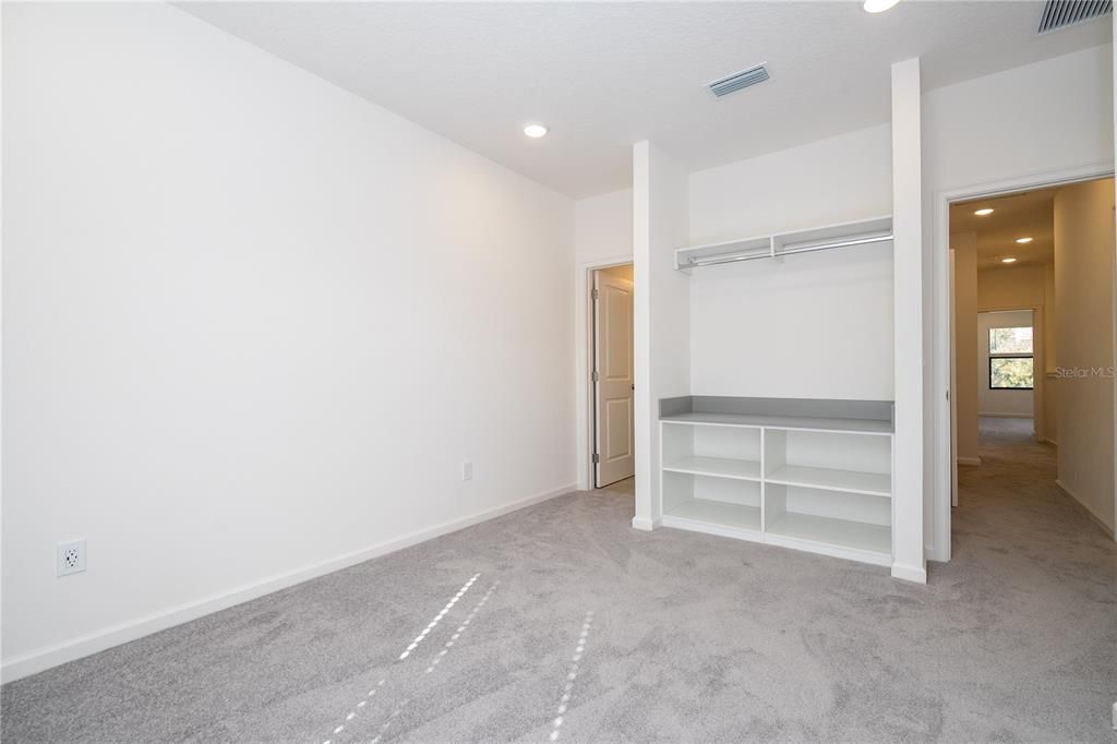 En Venta: $895,000 (5 camas, 5 baños, 1918 Pies cuadrados)