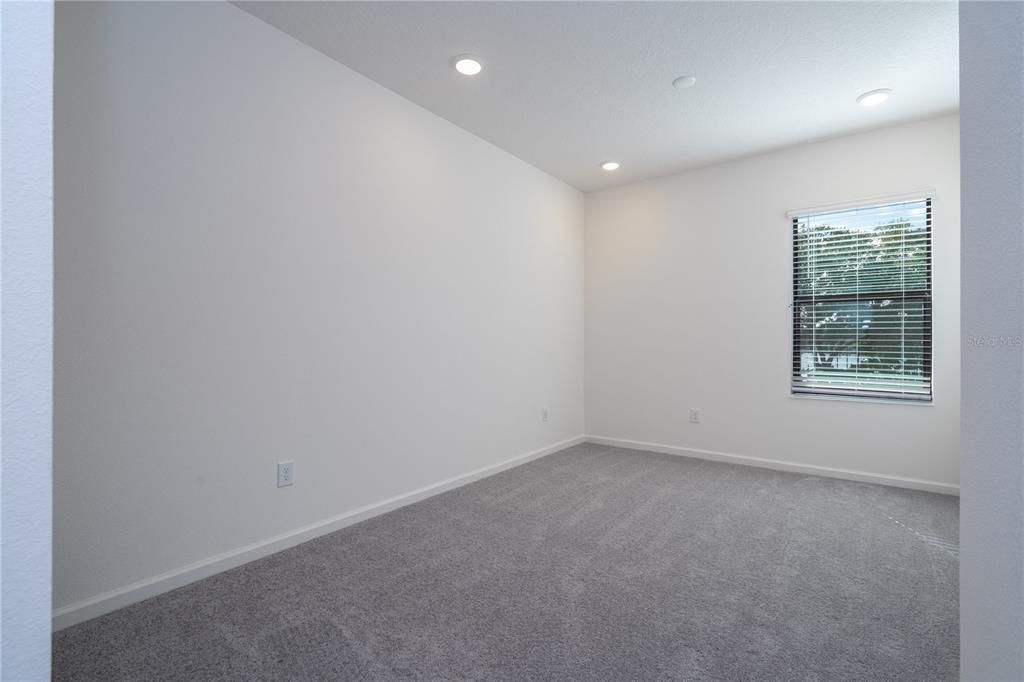 En Venta: $895,000 (5 camas, 5 baños, 1918 Pies cuadrados)