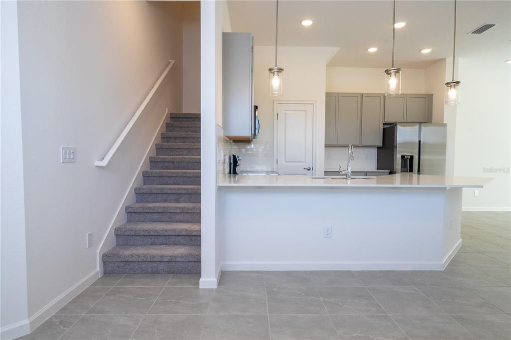 En Venta: $895,000 (5 camas, 5 baños, 1918 Pies cuadrados)