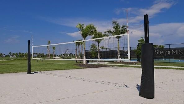 На продажу: $285,384 (2 спален, 2 ванн, 1180 Квадратных фут)