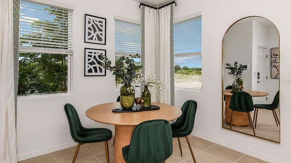 На продажу: $285,384 (2 спален, 2 ванн, 1180 Квадратных фут)