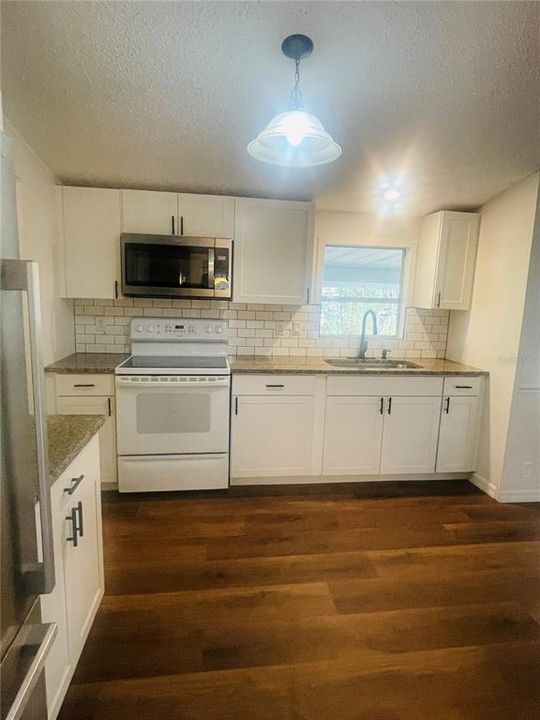 For Sale: $159,000 (3 beds, 2 baths, 1248 Square Feet)