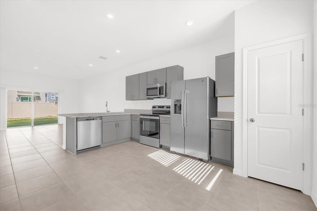 В аренду: $1,860 (2 спален, 2 ванн, 1219 Квадратных фут)