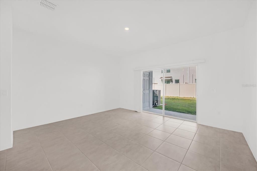 В аренду: $1,860 (2 спален, 2 ванн, 1219 Квадратных фут)