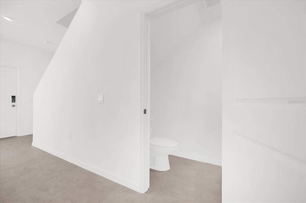 В аренду: $1,860 (2 спален, 2 ванн, 1219 Квадратных фут)