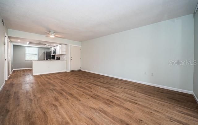 出租: $1,950 (2 贝兹, 2 浴室, 879 平方英尺)