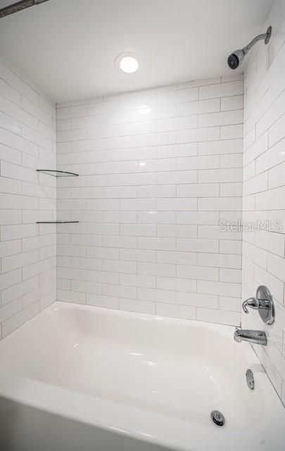 出租: $1,950 (2 贝兹, 2 浴室, 879 平方英尺)