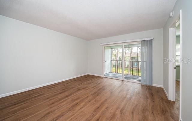 出租: $1,950 (2 贝兹, 2 浴室, 879 平方英尺)