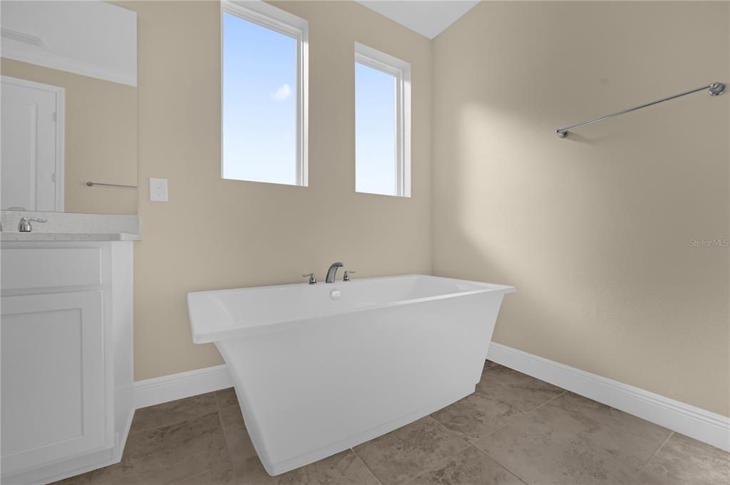 En Renta: $4,250 (6 camas, 4 baños, 4607 Pies cuadrados)