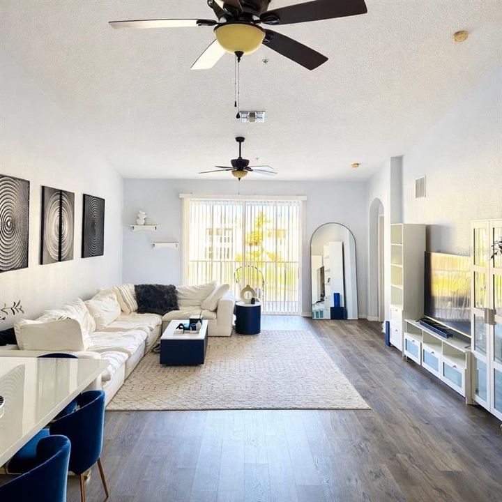 出租: $3,600 (2 贝兹, 2 浴室, 1920 平方英尺)