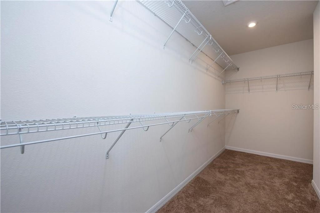 For Rent: $2,900 (4 beds, 2 baths, 2387 Square Feet)