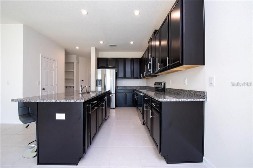 For Rent: $2,900 (4 beds, 2 baths, 2387 Square Feet)