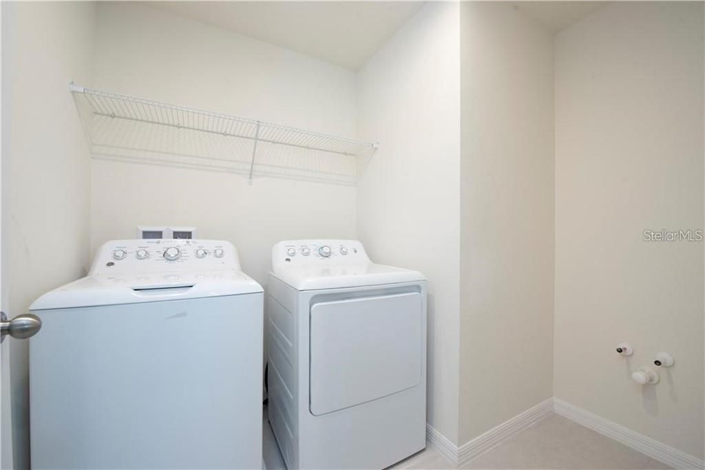 For Rent: $2,900 (4 beds, 2 baths, 2387 Square Feet)