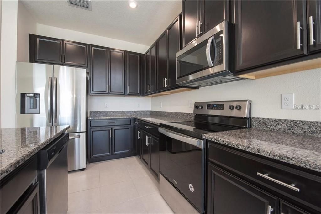 For Rent: $2,900 (4 beds, 2 baths, 2387 Square Feet)