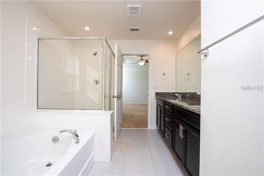 For Rent: $2,900 (4 beds, 2 baths, 2387 Square Feet)