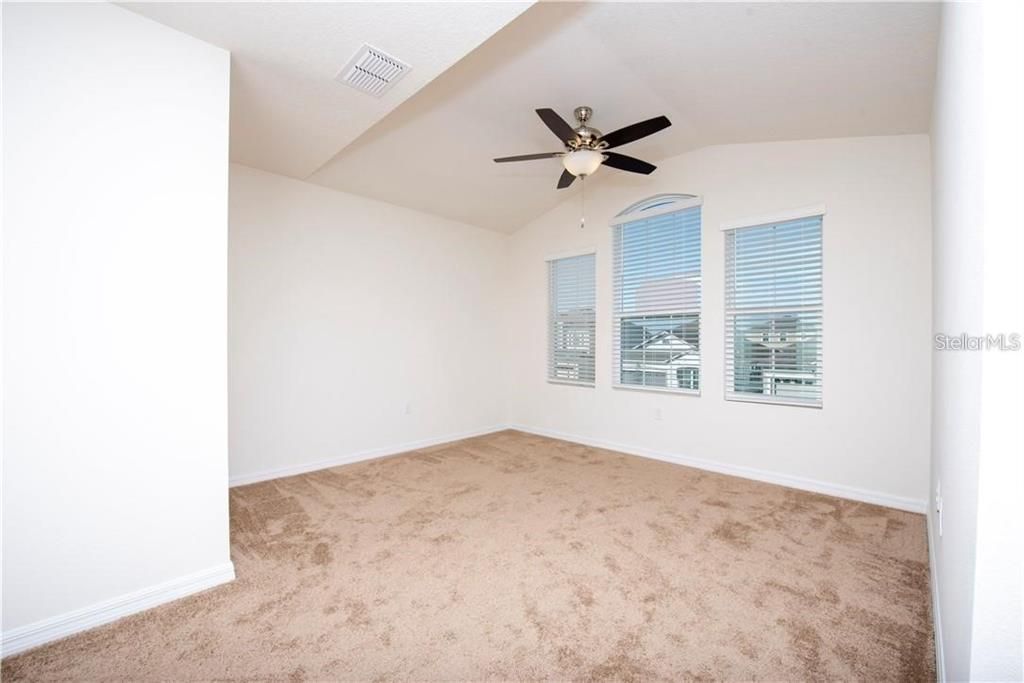 For Rent: $2,900 (4 beds, 2 baths, 2387 Square Feet)