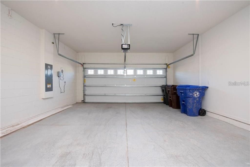 For Rent: $2,900 (4 beds, 2 baths, 2387 Square Feet)