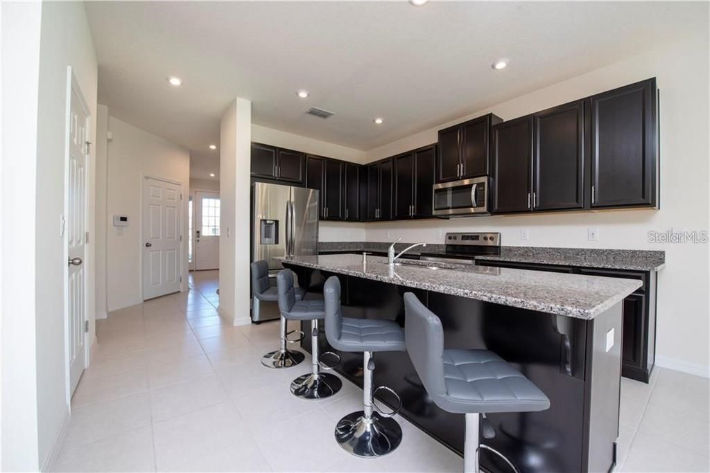 For Rent: $2,900 (4 beds, 2 baths, 2387 Square Feet)