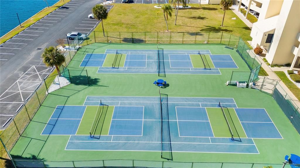 出租: $2,500 (2 贝兹, 2 浴室, 950 平方英尺)