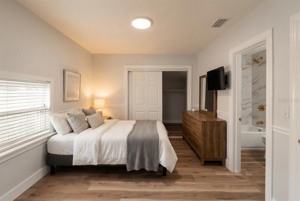 For Sale: $439,900 (3 beds, 2 baths, 1356 Square Feet)