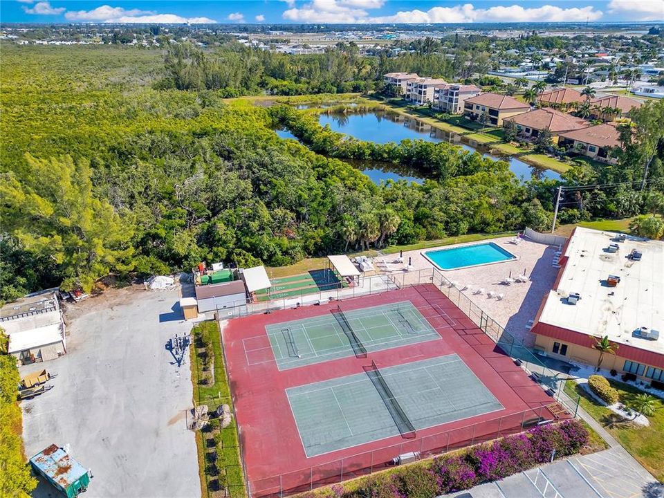 For Sale: $499,900 (2 beds, 2 baths, 1278 Square Feet)