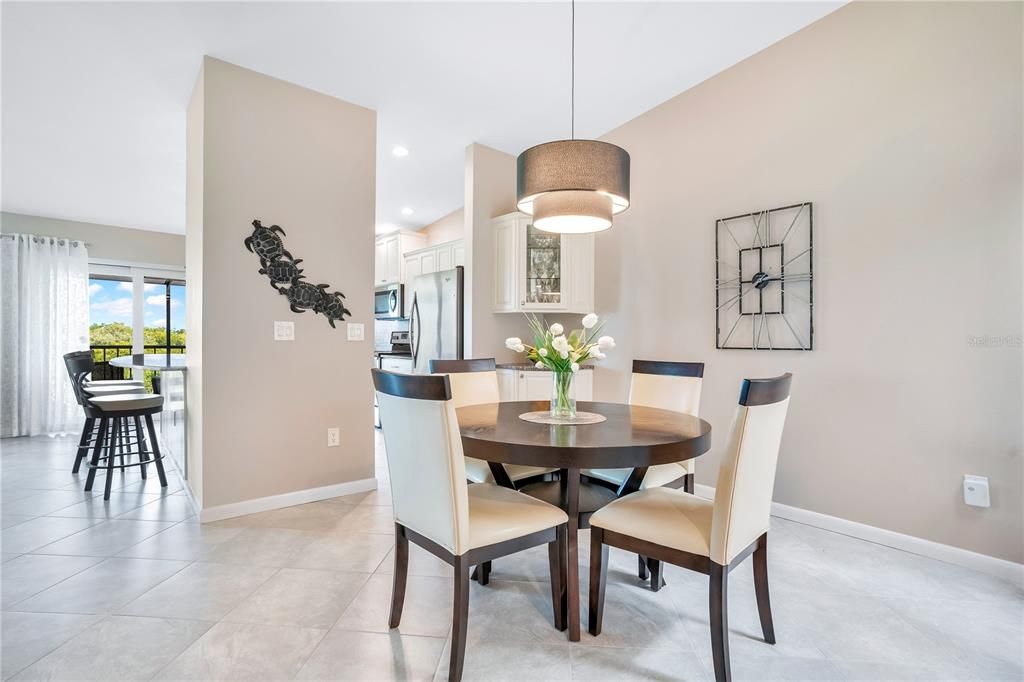 For Sale: $499,900 (2 beds, 2 baths, 1278 Square Feet)