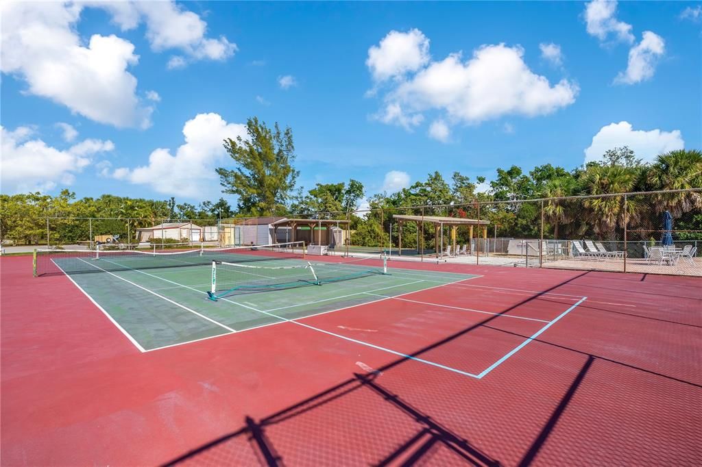 For Sale: $499,900 (2 beds, 2 baths, 1278 Square Feet)