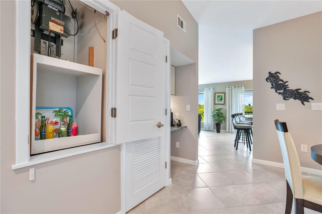 For Sale: $499,900 (2 beds, 2 baths, 1278 Square Feet)