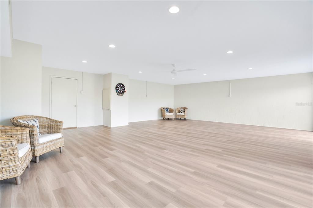 For Sale: $499,900 (2 beds, 2 baths, 1278 Square Feet)