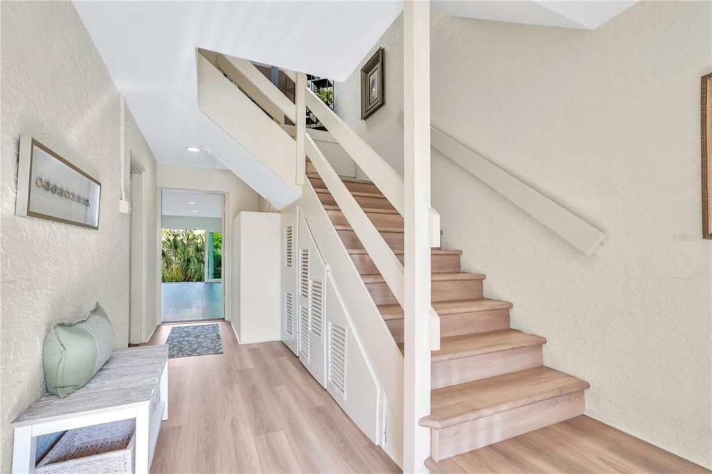 For Sale: $499,900 (2 beds, 2 baths, 1278 Square Feet)