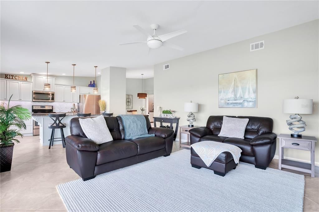 For Sale: $499,900 (2 beds, 2 baths, 1278 Square Feet)