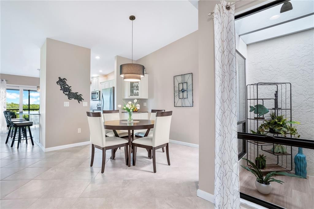 For Sale: $499,900 (2 beds, 2 baths, 1278 Square Feet)