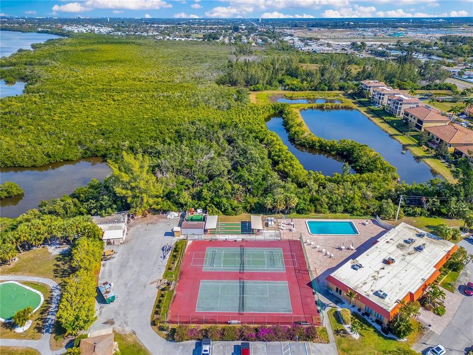 For Sale: $499,900 (2 beds, 2 baths, 1278 Square Feet)