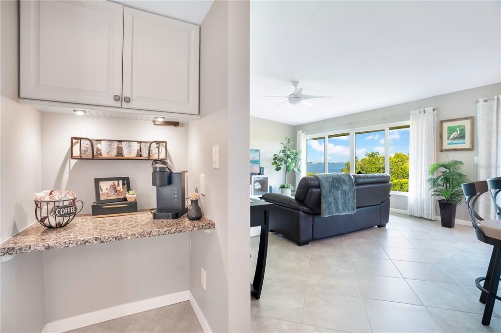 For Sale: $499,900 (2 beds, 2 baths, 1278 Square Feet)