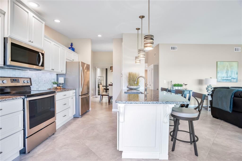 For Sale: $499,900 (2 beds, 2 baths, 1278 Square Feet)