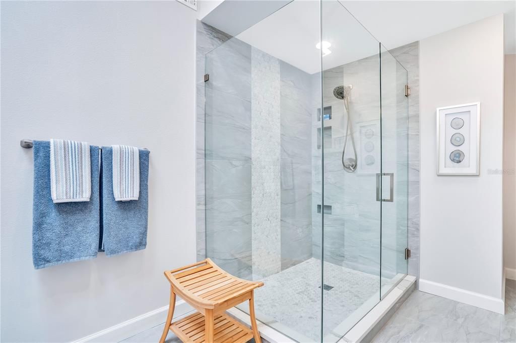 For Sale: $499,900 (2 beds, 2 baths, 1278 Square Feet)