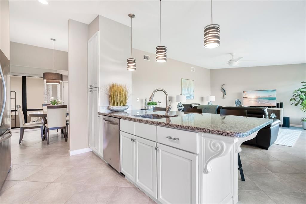 For Sale: $499,900 (2 beds, 2 baths, 1278 Square Feet)