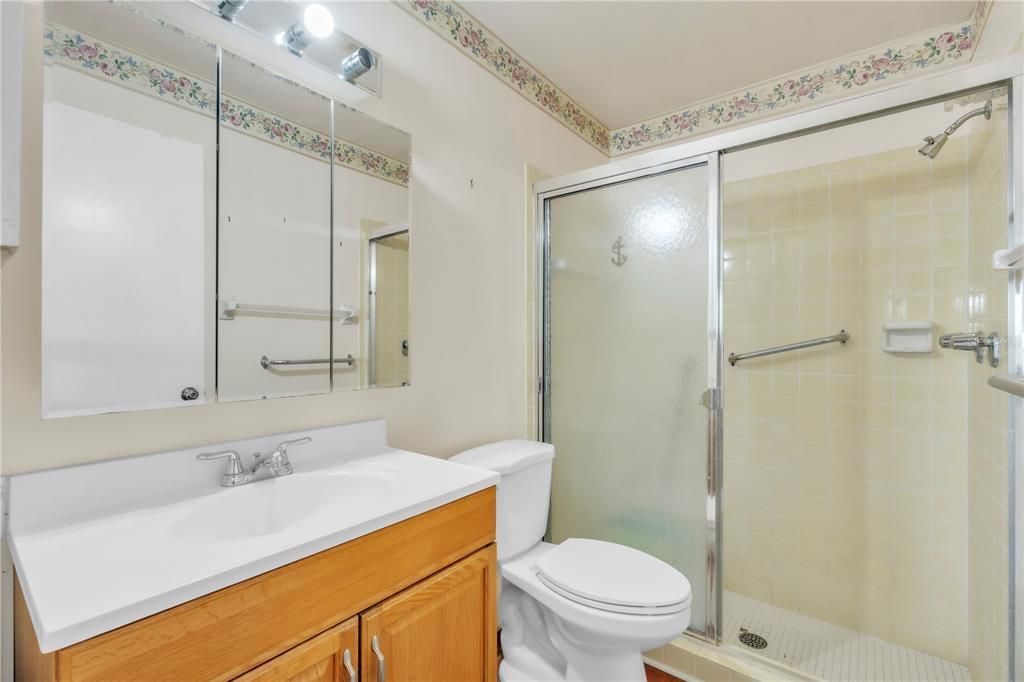 For Sale: $405,000 (2 beds, 2 baths, 1341 Square Feet)