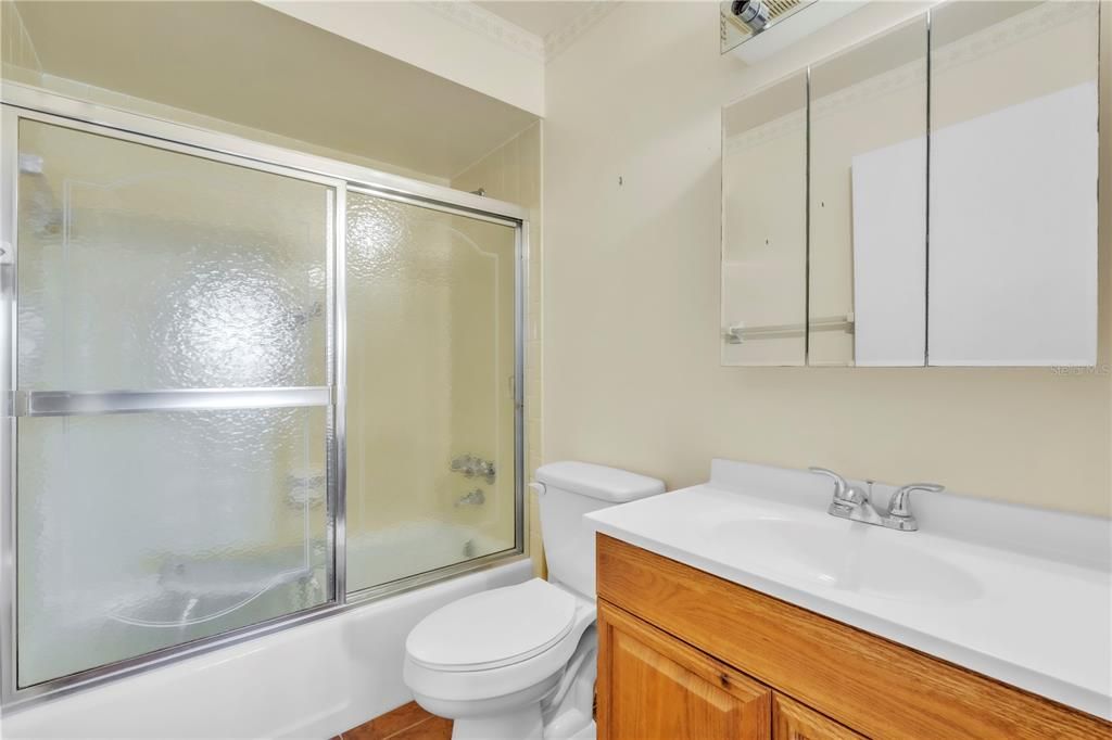 For Sale: $405,000 (2 beds, 2 baths, 1341 Square Feet)