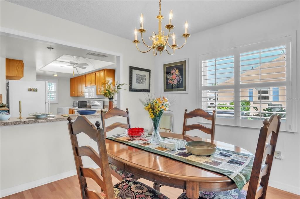 For Sale: $405,000 (2 beds, 2 baths, 1341 Square Feet)