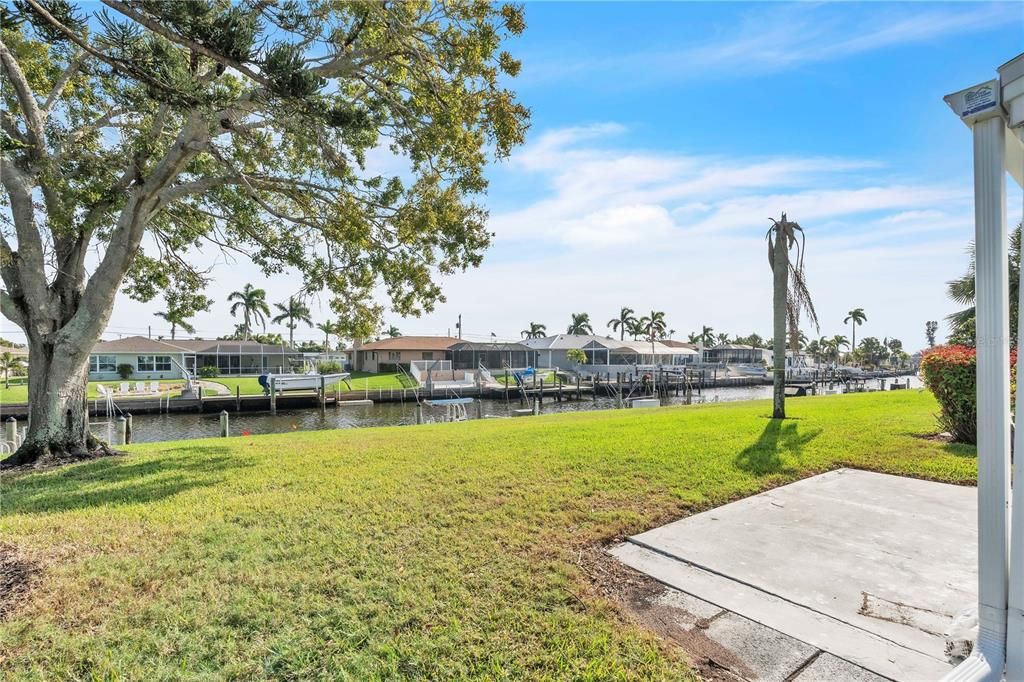 For Sale: $405,000 (2 beds, 2 baths, 1341 Square Feet)