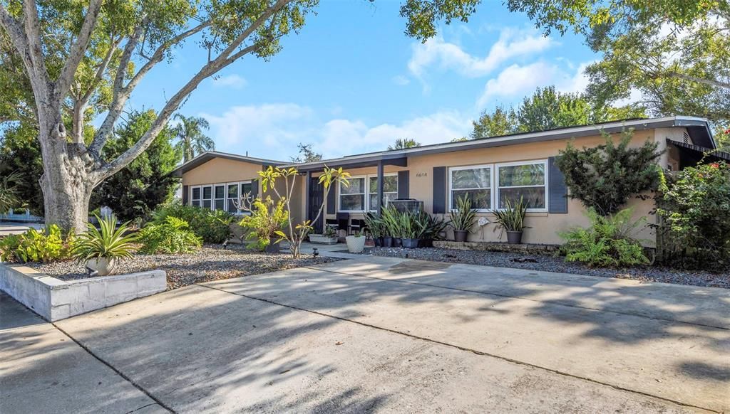 En Venta: $499,999 (3 camas, 2 baños, 1864 Pies cuadrados)